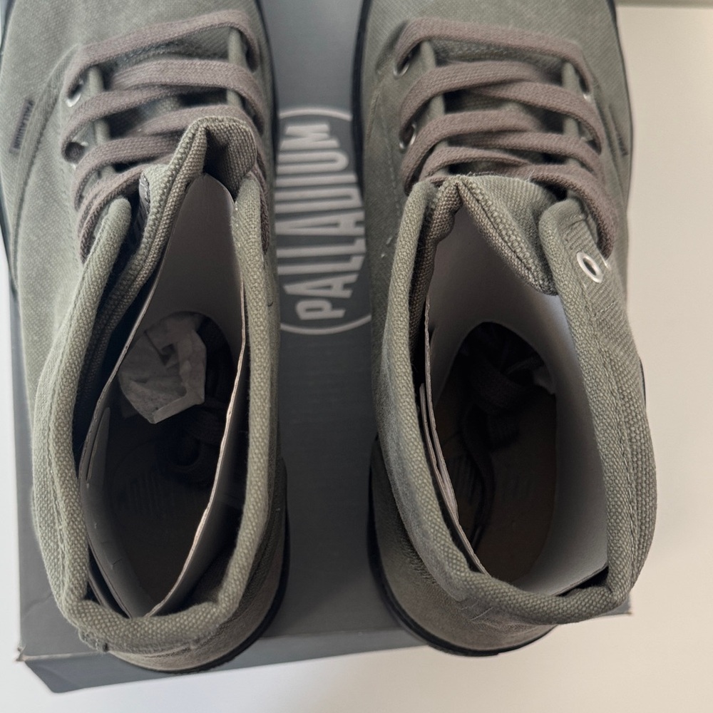 NIB!!!! Men’s Palladium Khaki Green Pamp Hi High-Top Sneakers with Black Soles - Picture 7 of 7